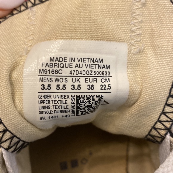 Converse shoes - Picture 5 of 7